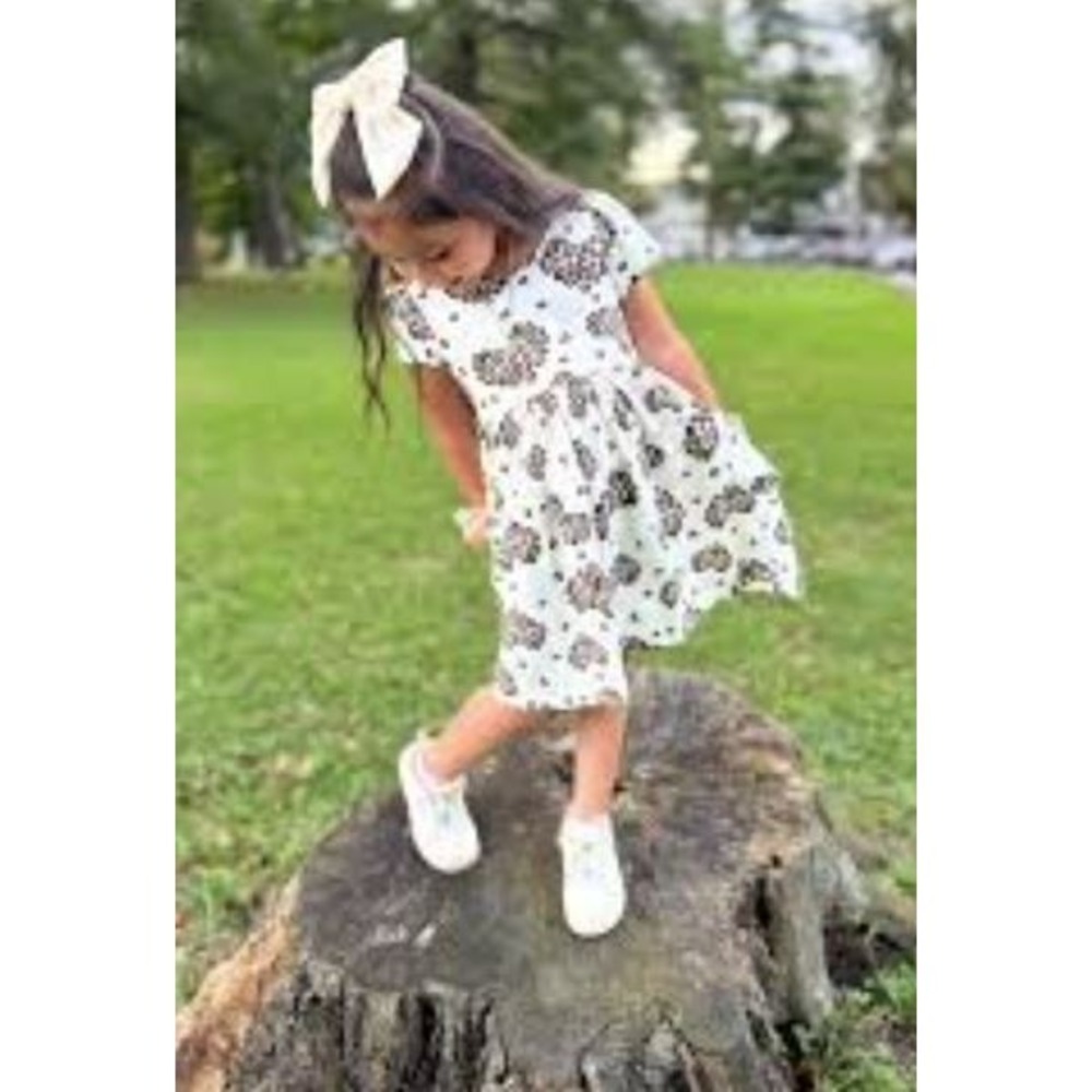FlapDoodles Girls Short Puff Sleeves Bow Back Dress in Ivory Animal Heart Size 7